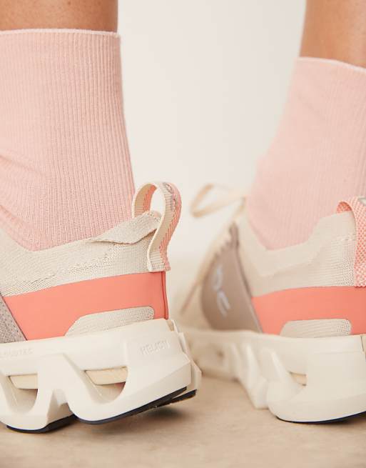 ON Cloudswift 4 Running Trainers In Beige