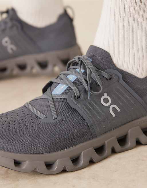 ON Cloudswift 4 Running Trainers In Black