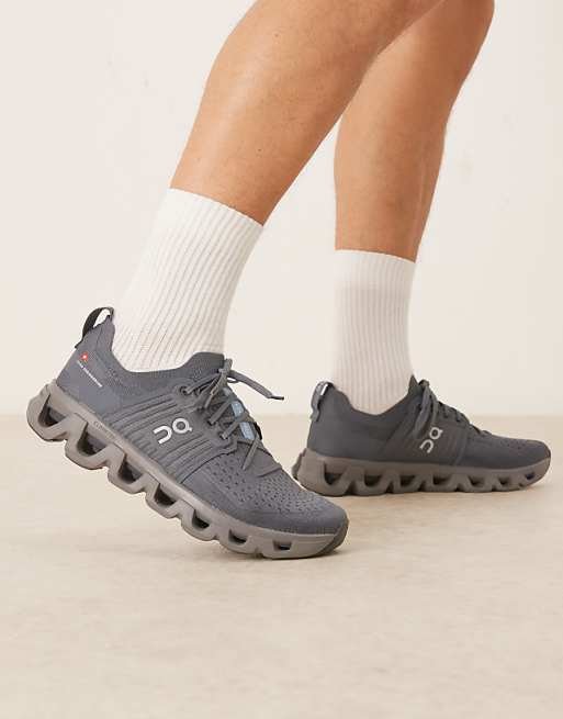 ON Cloudswift 4 running trainers in black