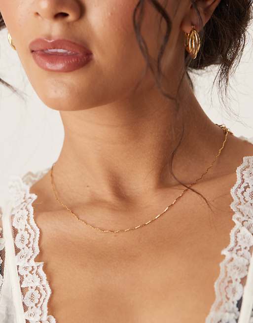 Orelia fine wave chain necklace in 18k gold plated