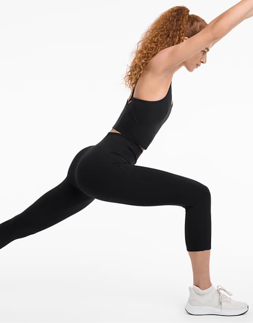 OYSHO Evermore 50cm Capri Leggings In Black