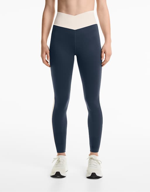 Oysho Performance Set In Midnight Blue