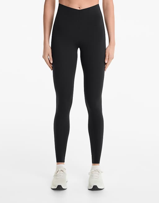 OYSHO V-cut Light-touch Super High Rise 65cm Ankle-length Leggings In Black