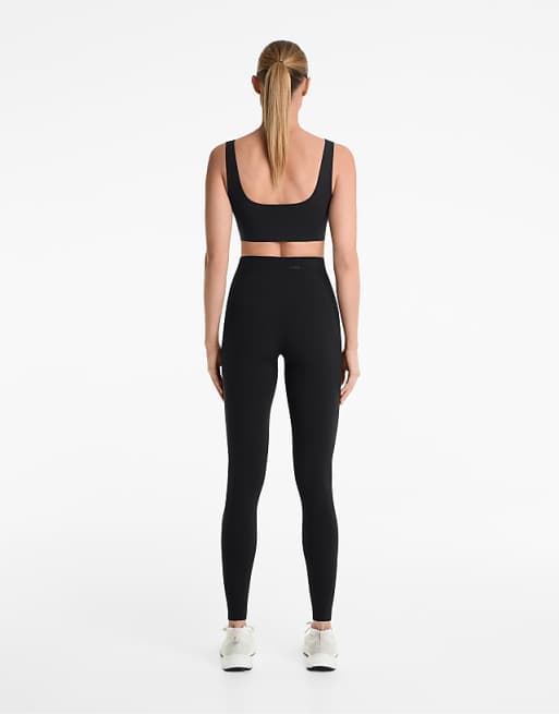 OYSHO V-cut Light-touch Super High Rise 65cm Ankle-length Leggings In Black