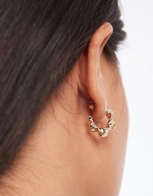 Pieces Twist Hoop Earrings In Gold Tone