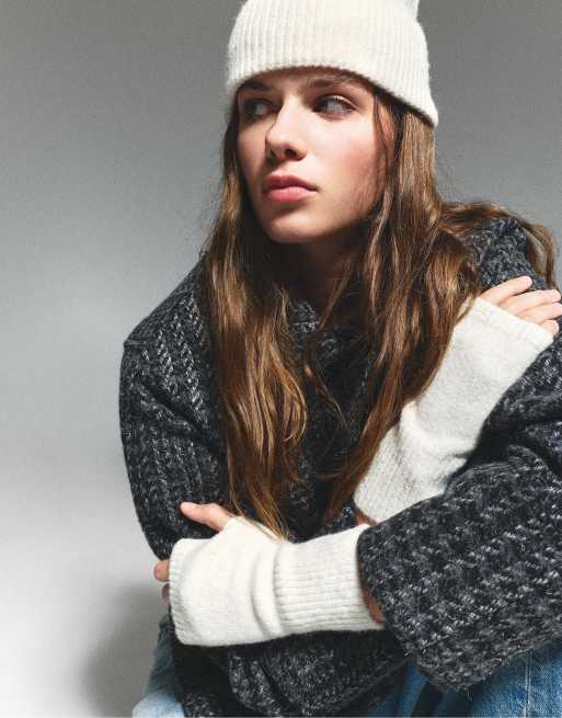 Pull&Bear Knit Fingerless Gloves In Beige