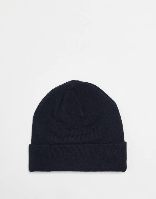 Reclaimed Vintage Unisex Beanie With Mountain Outline In Black