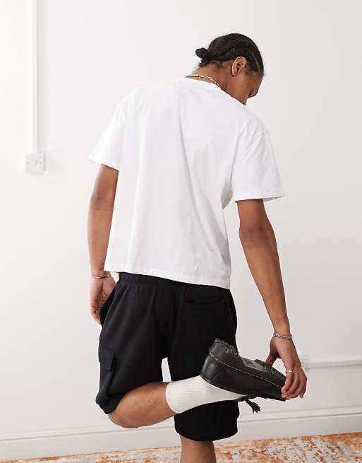 Reclaimed Vintage Unisex Licensed Amy Winehouse T-shirt In White