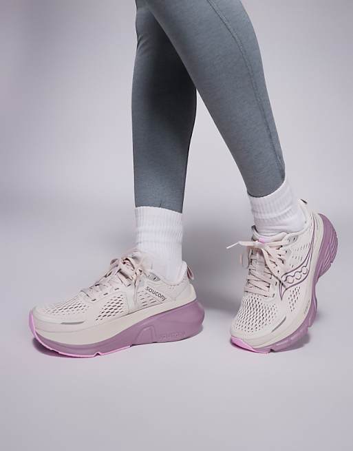 Saucony Guide 18 max cushioning running trainers in moon and quail
