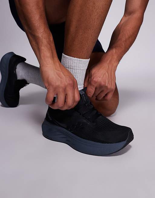 Saucony Ride 18 Running Trainers In Black And Shadow