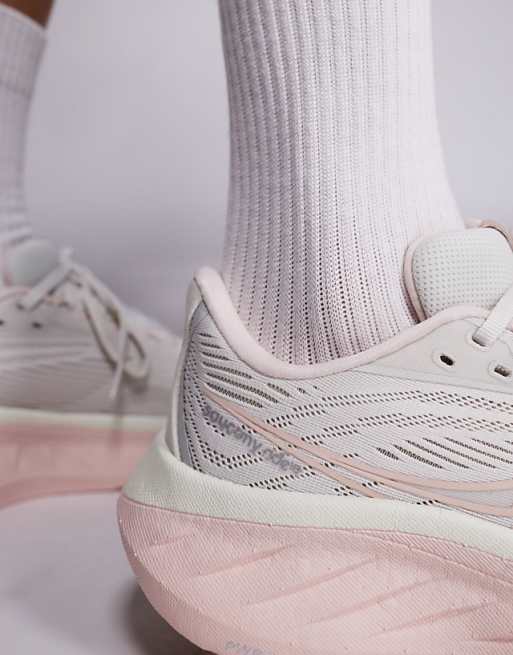 Saucony Ride 18 Running Trainers In Quartz And Peony