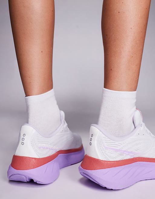 Saucony Ride 18 Running Trainers In White And Coral