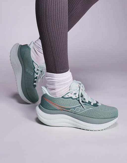 Saucony Triumph 23 running trainers in iceberg and aloe