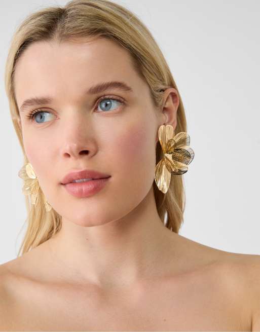 Stradivarius Maxi Flower Fan Earrings In Gold
