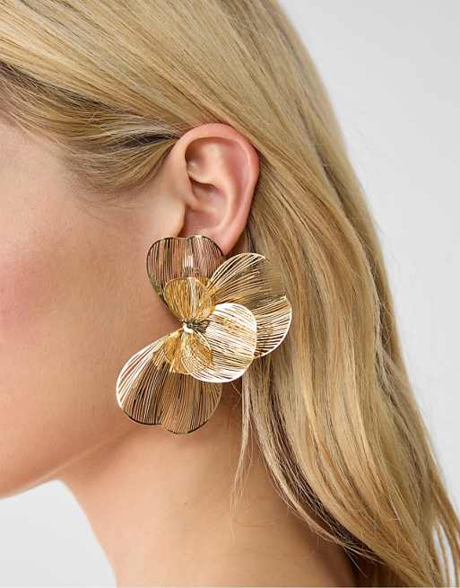 Stradivarius Maxi flower fan earrings in gold