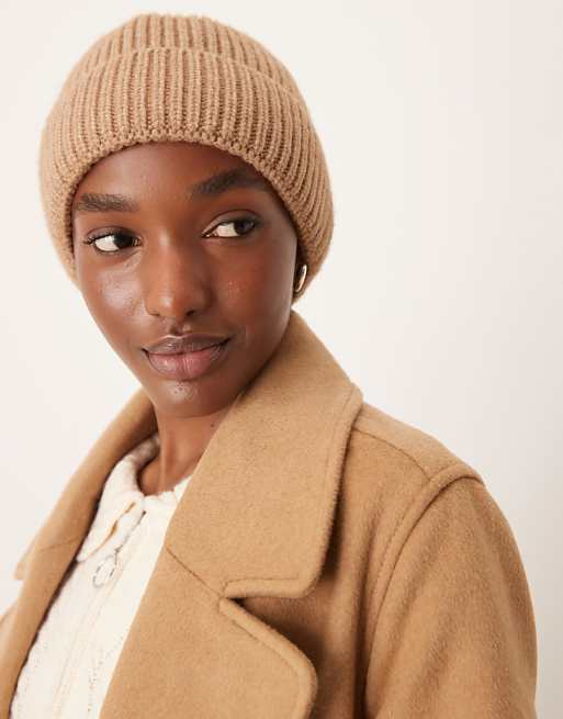 Sui Ava Nico Beanie In Camel