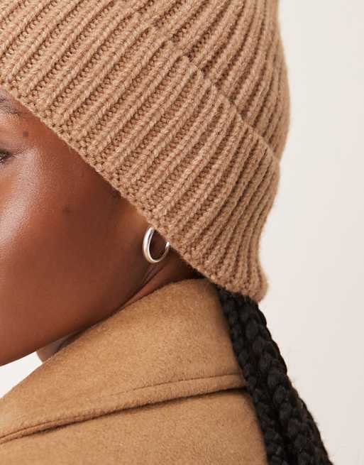 Sui Ava Nico Beanie In Camel