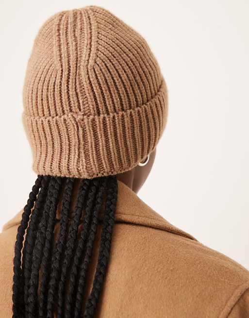 Sui Ava Nico Beanie In Camel
