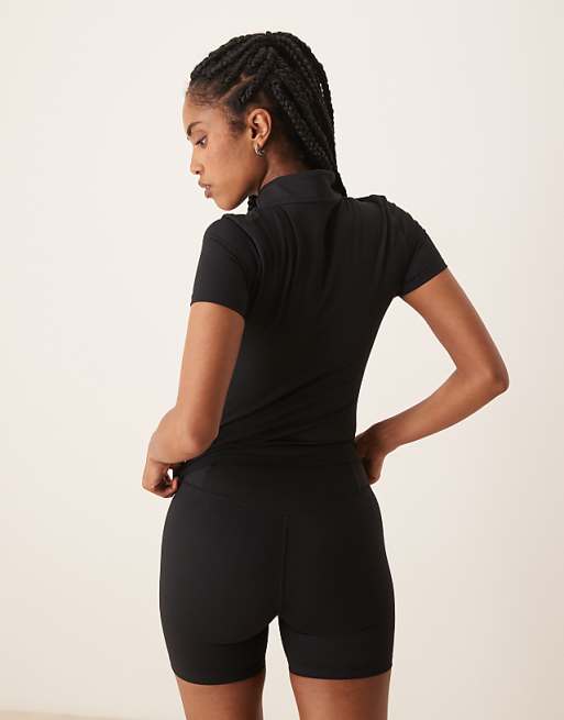 Tala SkinLuxe Short Sleeve Zip Through Running Top In Black