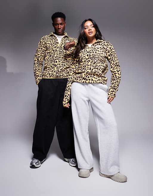 The North Face Shispare 1/4 Zip Logo Fleece In Leopard Print Exclusive To ASOS