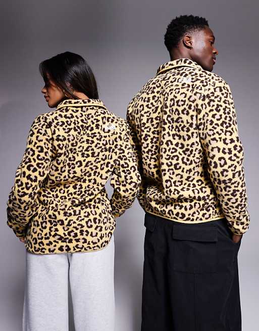 The North Face Shispare 1/4 Zip Logo Fleece In Leopard Print Exclusive To ASOS