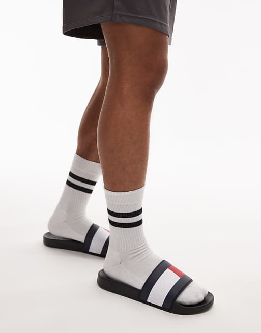 Tommy Hilfiger Rubber Flag Sliders In Black