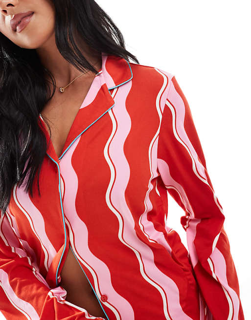 Urban Threads Christmas Long Sleeve Revere And Trouser Pyjama Set In Wavy Red Stripe
