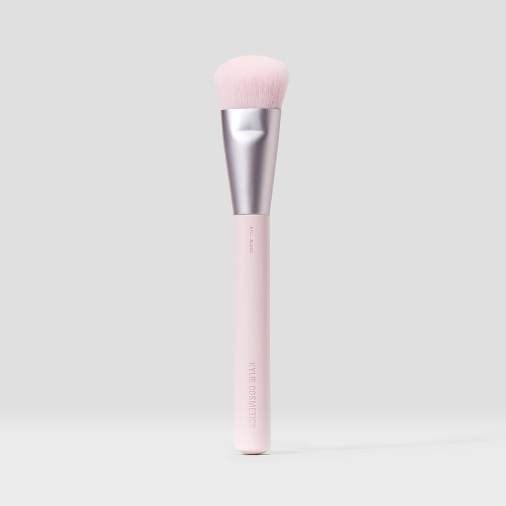 kylie cosmetics Blush Brush 04