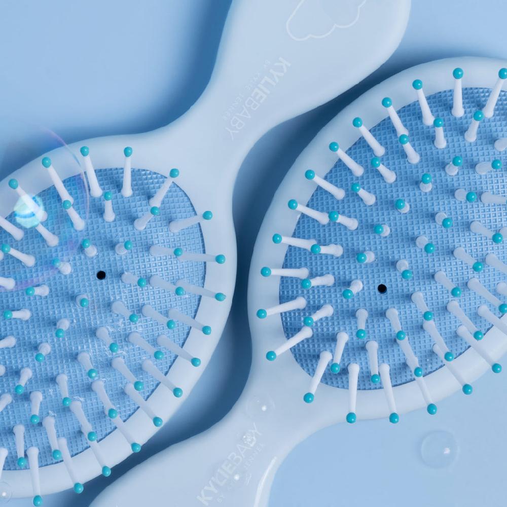Kylie Cosmetics Detangling Hair Brush