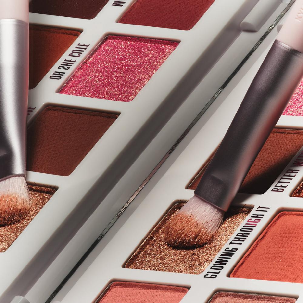 Kylie Cosmetics Eyeshadow Packing Brush 09