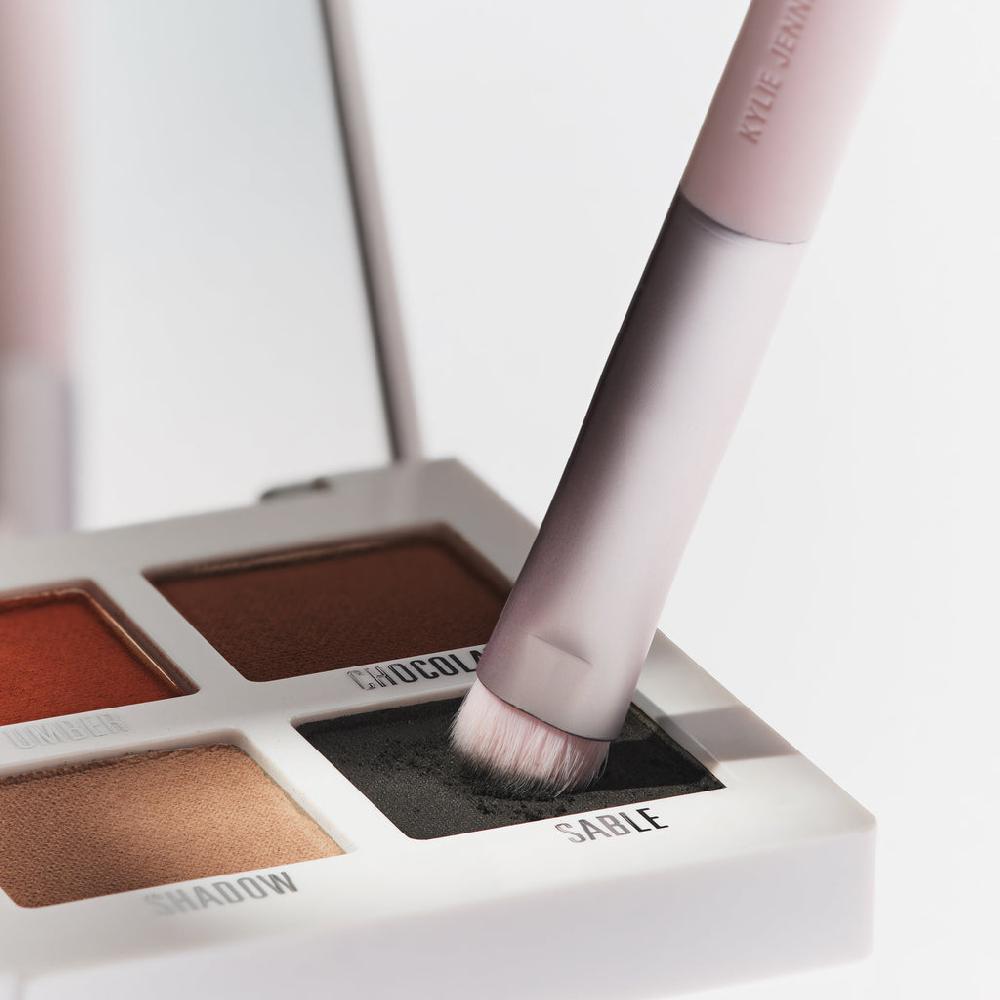 Kylie Cosmetics Eyeshadow Shader Brush 06