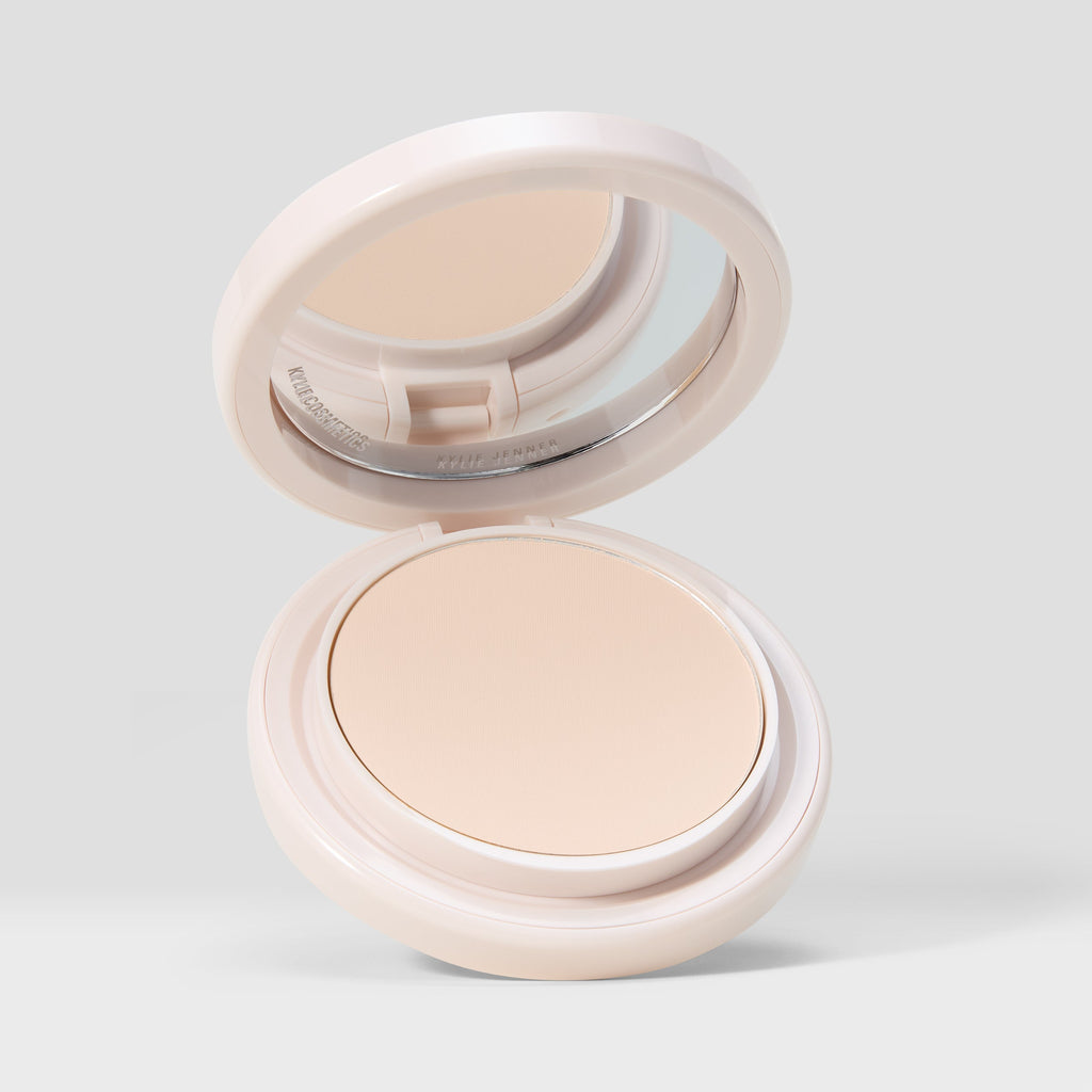kylie cosmetics Natural Blur Powder Foundation