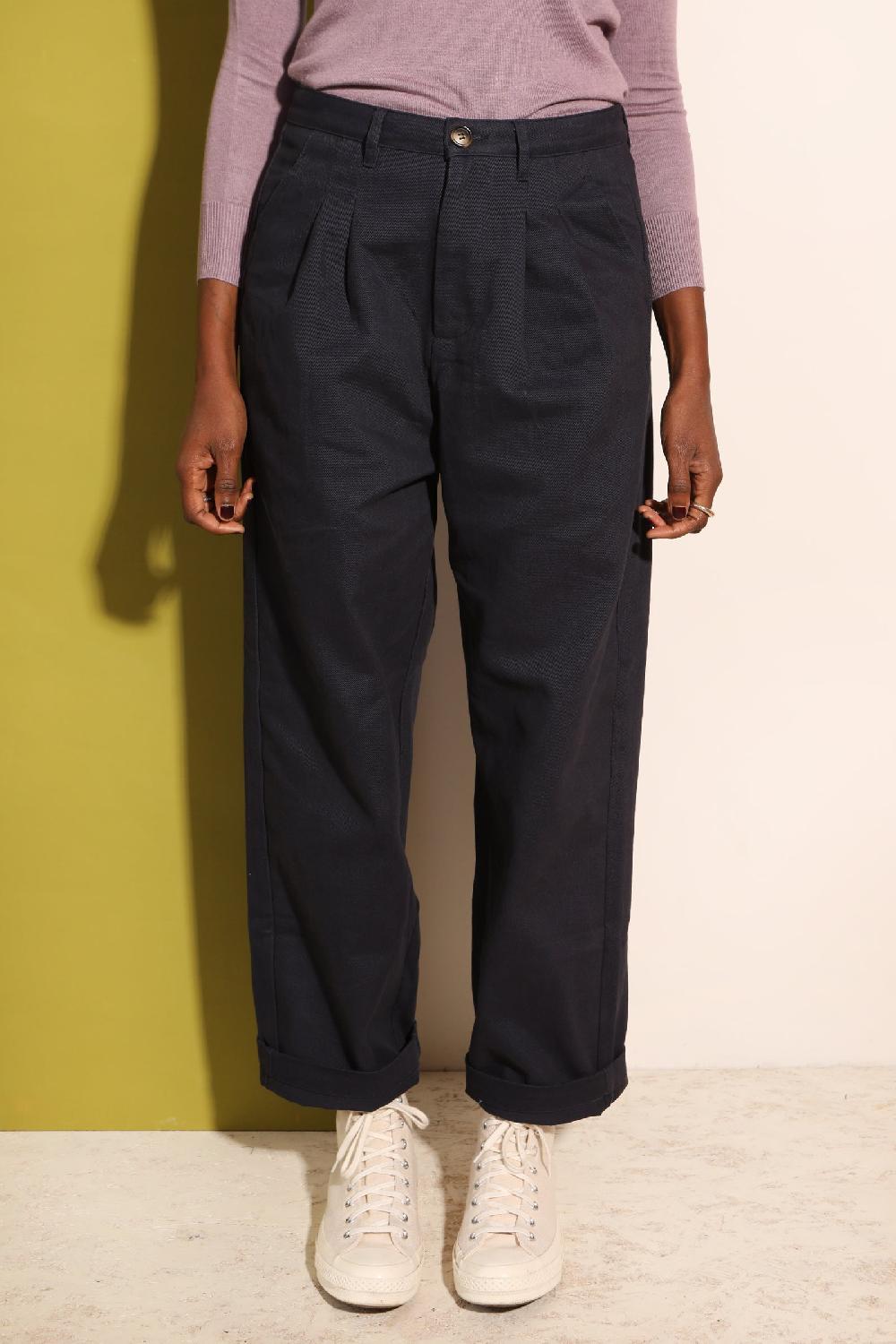 L.F.Markey Classic Slacks Navy - 10