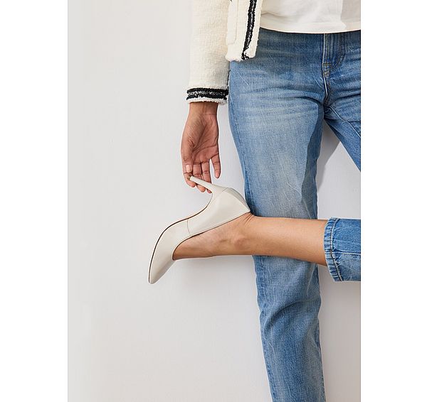 l.k. bennett Classic Floret Nude 1 Leather Pointed Toe Courts