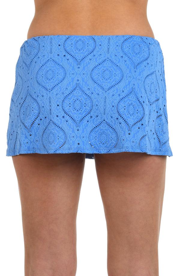 La Blanca Mantra Medallion Adjustable Tunnel Skirted Bottom