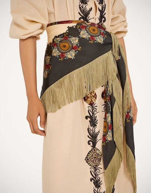 La Doublej Fringe Triangle Scarf Nucleus Placée Off White In Silk Twill