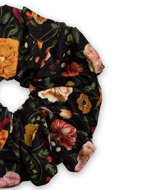 La Doublej Giga Scrunchie Botticelli Black In Light Faille