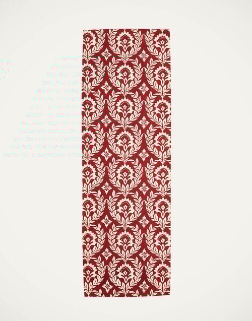 la doublej Herringbone Runner Garland Bordeaux in Cotton Chevron