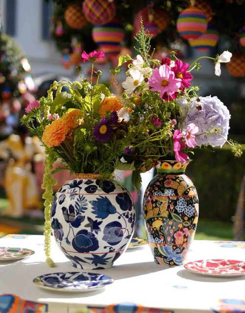 La Doublej Amphora Vase Colombo Nero In Porcelain