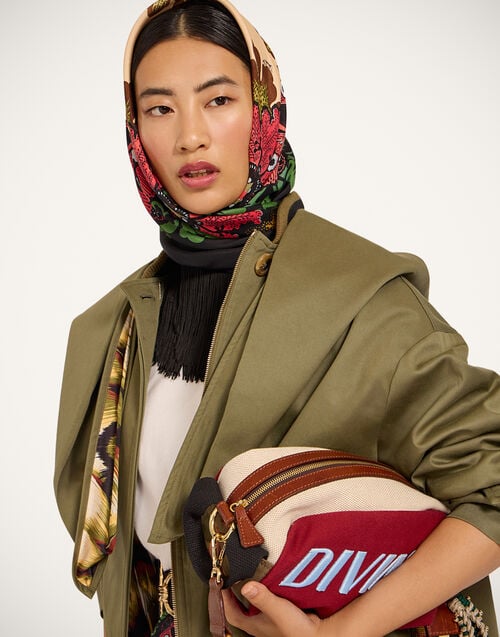 la doublej Reversible Fringe Foulard 90 Bounty Placée Orange in Silk Twill