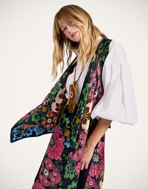 la doublej Scarf Gilet Bounty Placée Red in Silk Twill