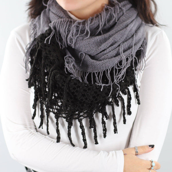 la fiorentina Infinity Scarf w/ Open Knit & Fringe-Black/Grey