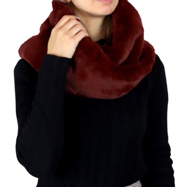 la fiorentina Faux Fur Infinity Scarf - Burgundy