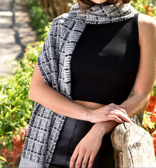 La Fiorentina Super Soft Plaid/Lurex Scarf - Grey