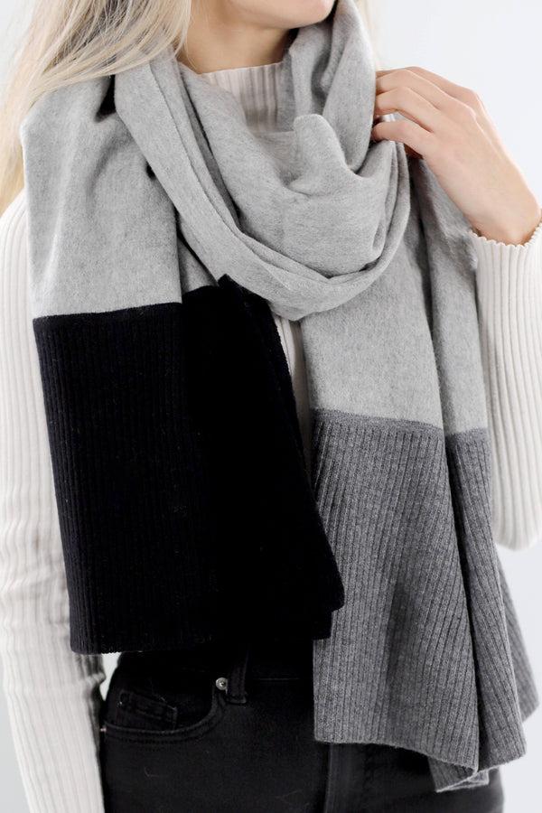 La Fiorentina Woven Wrap W/ Knitted Border - Grey/Black