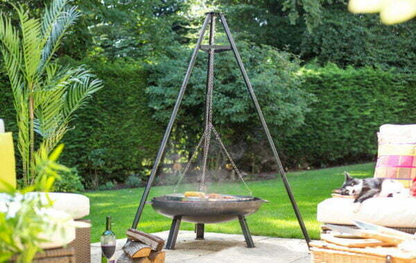La Hacienda Tripod With Hanging Grill