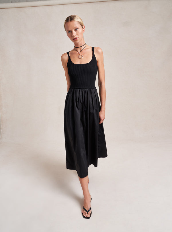 la ligne Carmella Dress