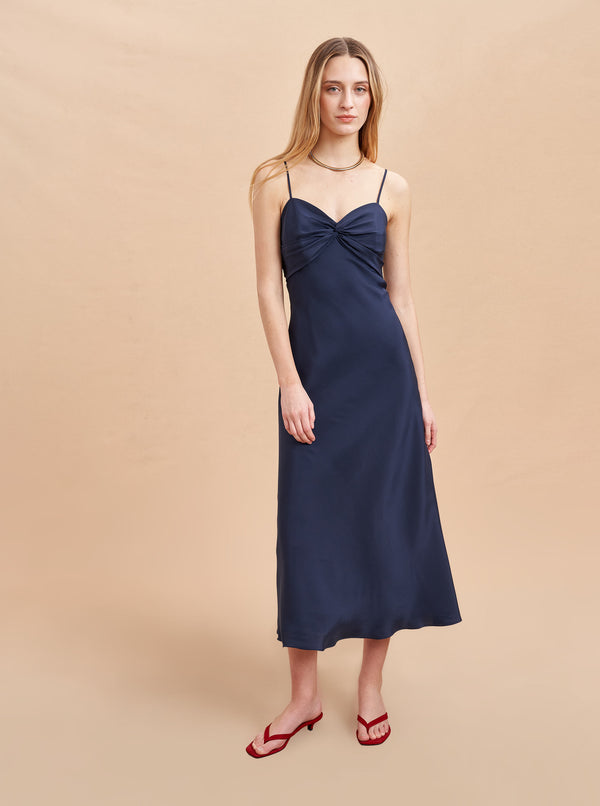 la ligne Gisele Dress