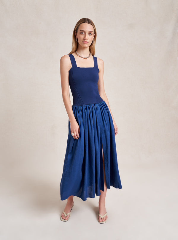 la ligne Henriette Dress