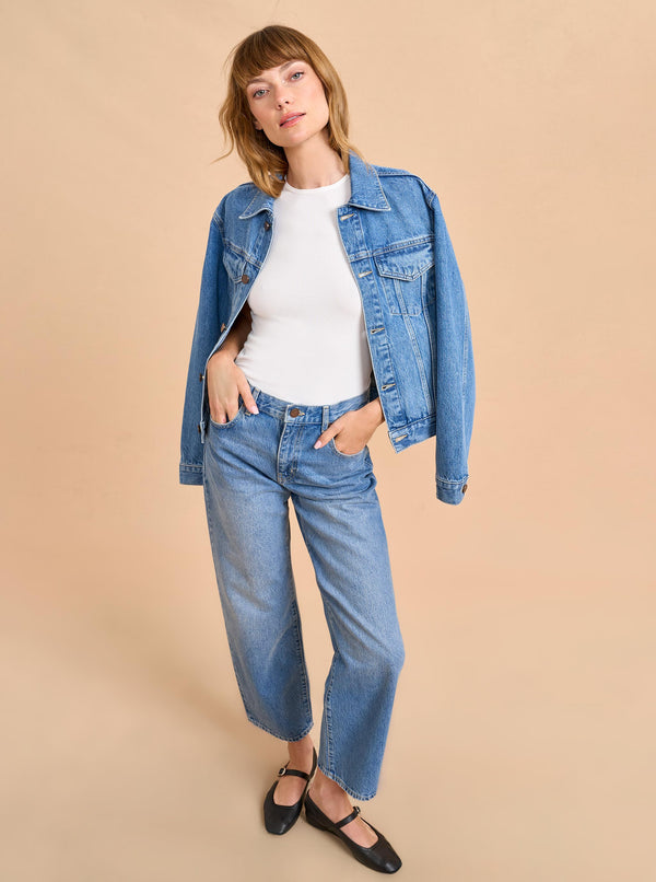la ligne Marilyn Mid-Rise Barrel Jean